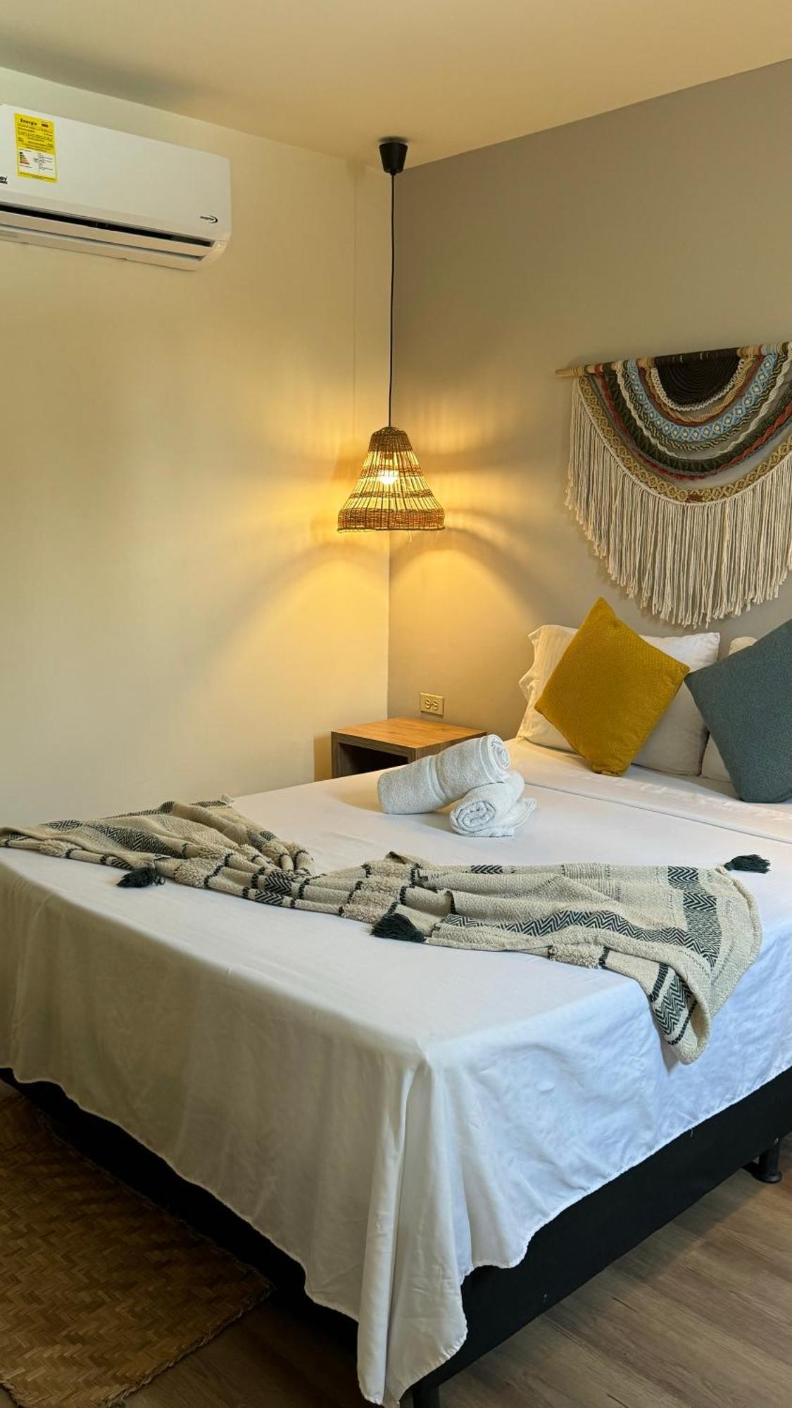 Luum Casa Hotel Manila Μεντεγίν Εξωτερικό φωτογραφία