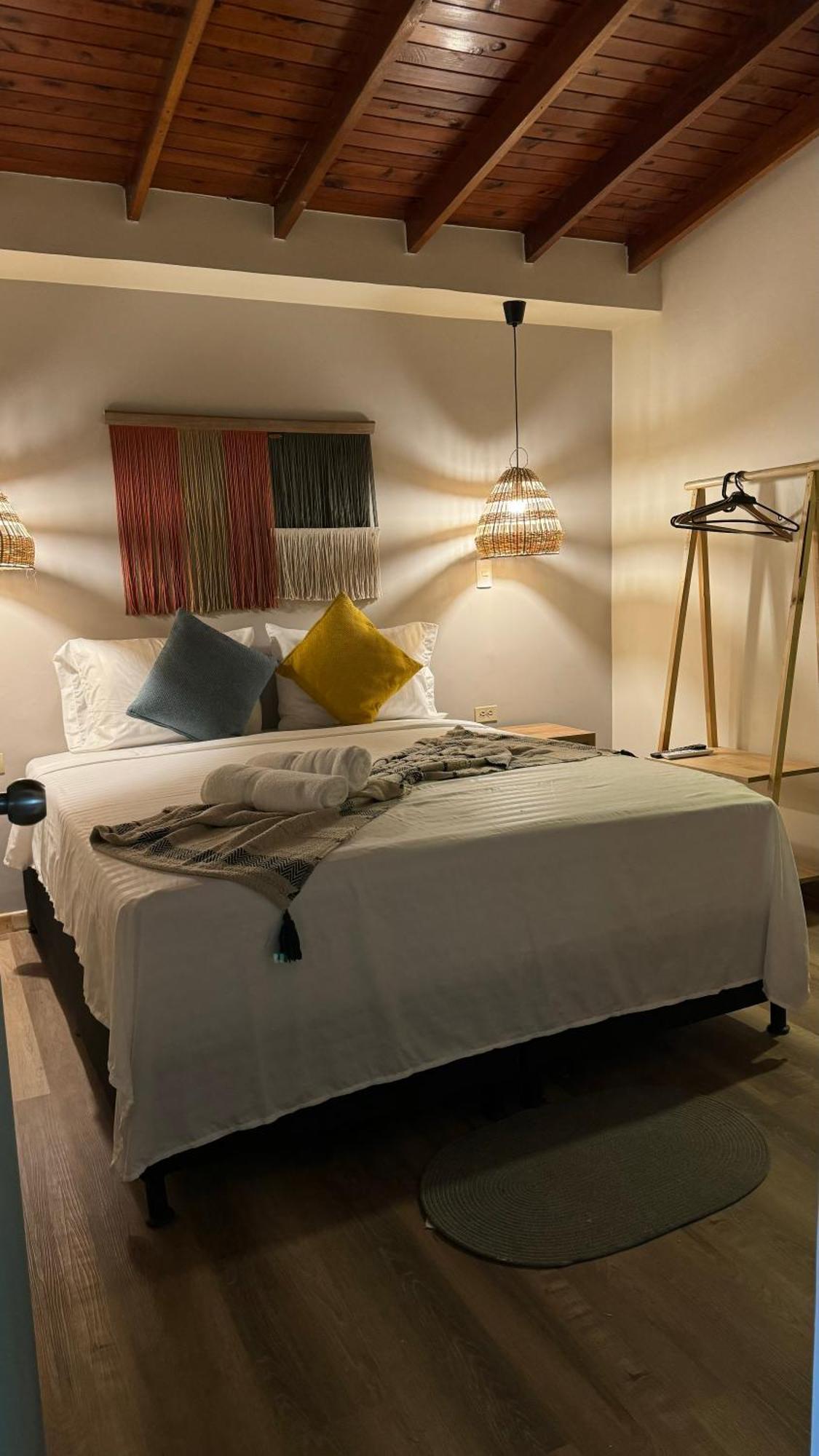 Luum Casa Hotel Manila Μεντεγίν Εξωτερικό φωτογραφία